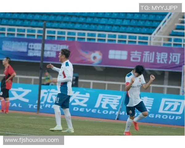 足球明星亲密瞬间高清图片大集合展现他们的魅力与风采 足球明星亲密瞬间高清图片大集合展现他们的魅力与风采